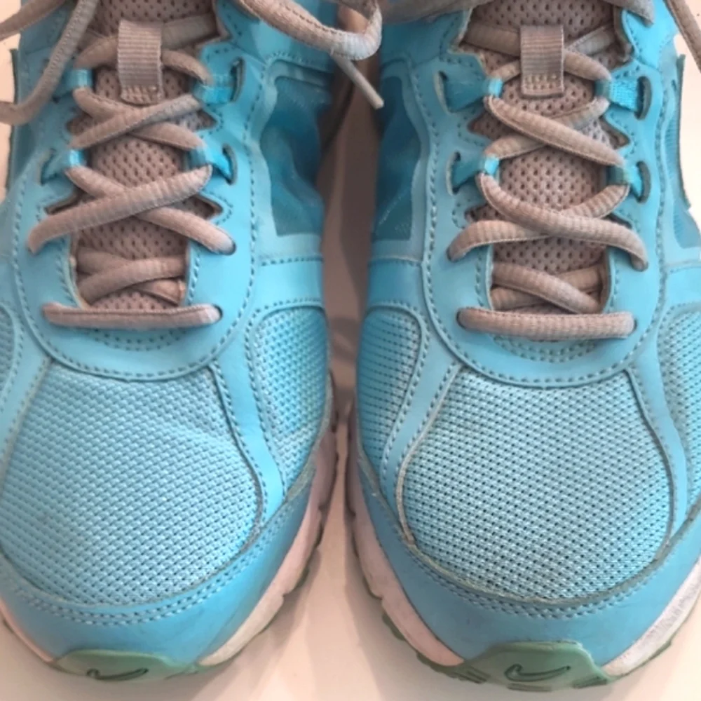 Nike Air Relentless Sneaker Breathable Mesh Swoosh Lace Up Low /Mid Top Walking